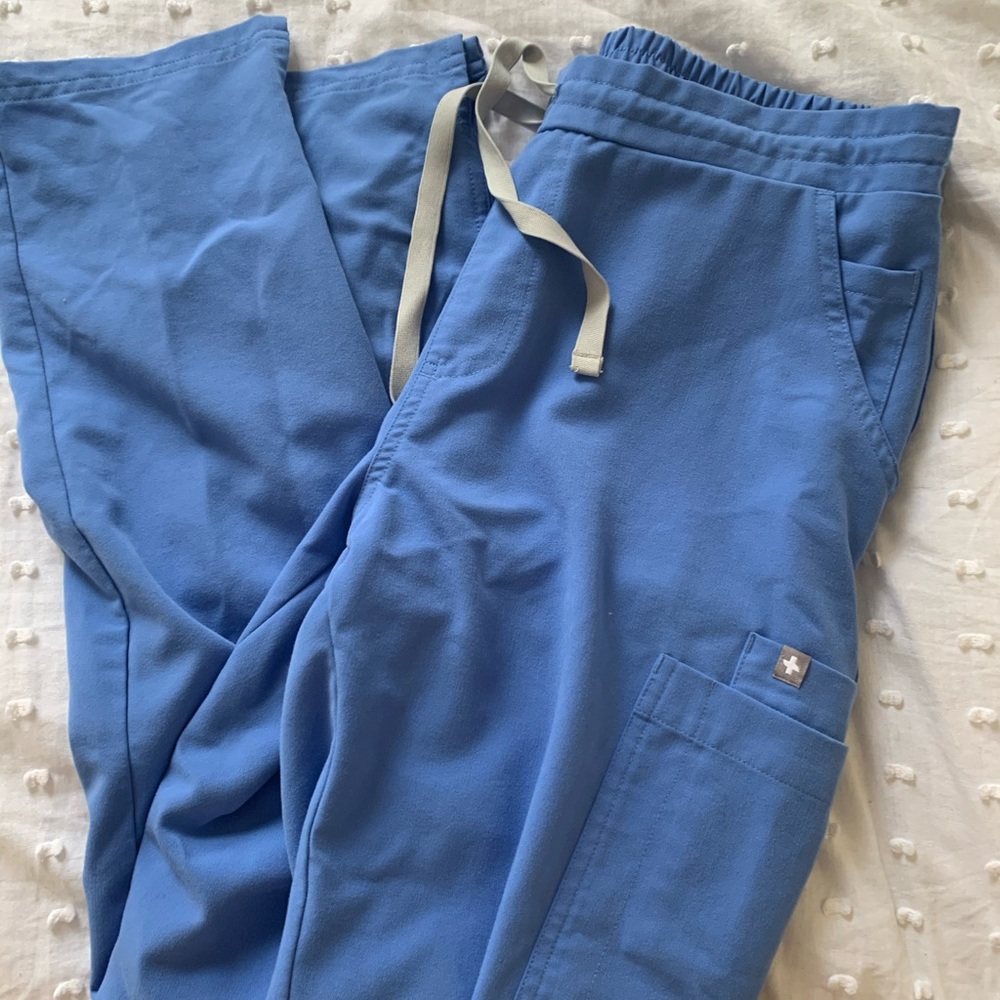 FIGS yola scrub pants